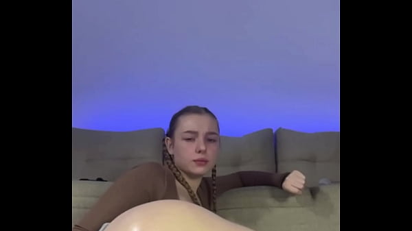 Play MP4 - First time anal fuck with big dildo