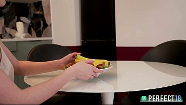 Nonton What Can I Do With This Banana? Olivia Westwood For Perfect18 thumbnail