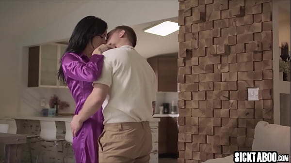 Horny big ass milf reagan foxx swallowed big cock and enjoyed hardcore pussy fucking after deepthroat so lucky guy enjoyed her pussy