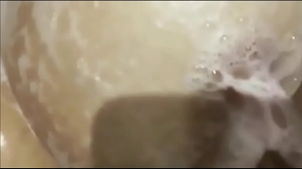 Euzinha tomando banho pra ficar cheirosinha 