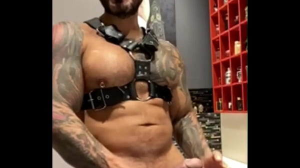 Play MP4 - Harness and horny touching BBC big muscle latino - VIKTOR ROM -