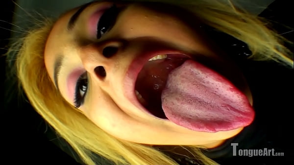 Sweet Pixie Shows Her Hot Lizard thumbnail