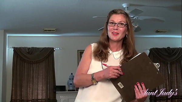 Play MP4 - AuntJudys - 43yo Hairy Pussy MILF Isabella is your new Secretary