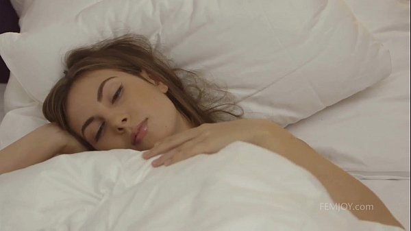 Play MP4 - Connie Carter Waking up to climax