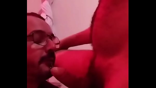 Dando Aquela Mamada Gostosa. thumbnail