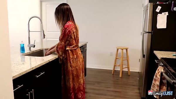 Play MP4 - Dava Foxx Gets Fucked in the Kitchen by a Big Dick