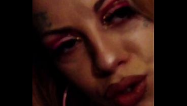 Nonton The Devil Wears Pink Heels S7 thumbnail