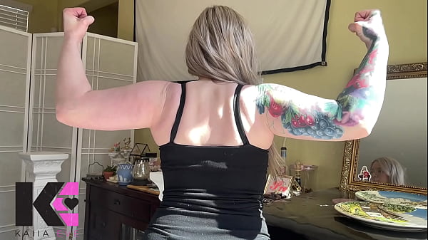 Watch Me Flex These Arms & Ass In Slow-motion thumbnail