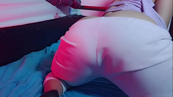 Play MP4 - Colombian is alone in her house and masturbates her pussy in the room until she cums