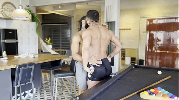 Play MP4 - beijo apaixonado e uma chupada com garganta profunda