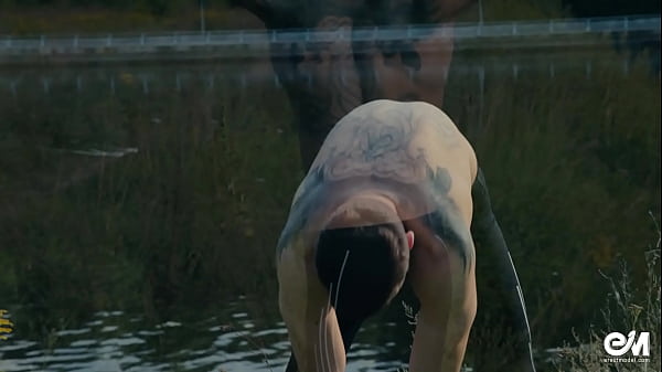 Play MP4 - Muscle teen boy stops his scooter for sexy workout