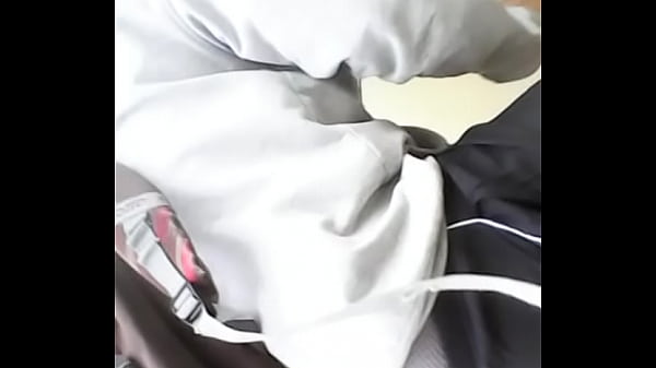 Chico hermoso deja ver su boxer