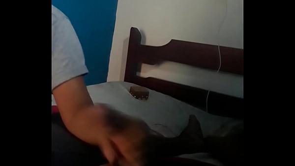 Play MP4 - Ella mim masturbando