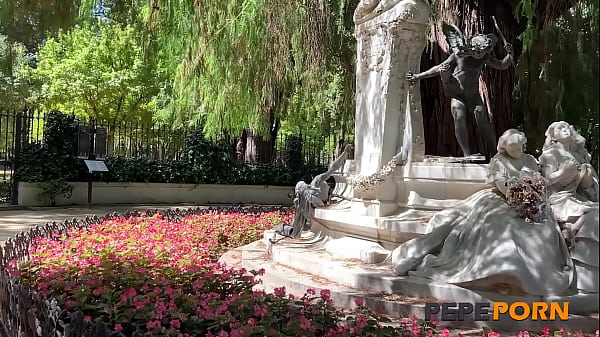 Nonton Sex Tourism In Seville. A Nymphomaniac Latina Fucks A Friend On The Street For Pepeporn thumbnail