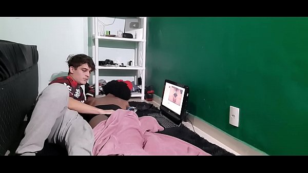 Play MP4 - NOVINHO COLOCA TUDO NA BUCETINHA DA NOVINHA Camila Flowers