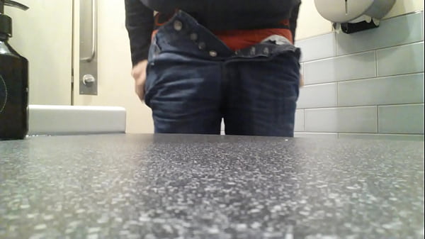 Play MP4 - Jerking at the office