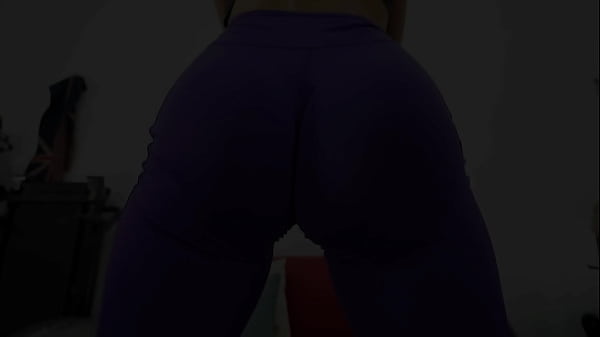 Nonton Holy Round Hard Ass! What A Fit Body On This Babe! Super Tight Leggings Exposing Cameltoe And Vtl thumbnail