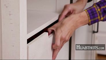 Nonton The Habibi Trap (arab Milf Seduces Step Son) - Violet Voss, Josh Rivers thumbnail