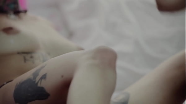 QWEEN E POCAHONTAS DECIDEM MATAR O TESÃO_ENTRE SI APÓS_FOFOCAR SOBRE O BOY