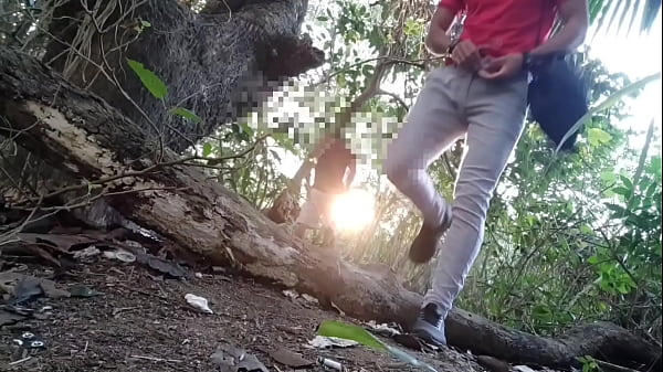 COMI O CUZINHO DO AMIGO DO MEU PAI DENTRO DO PARQUE NO SIGILO 