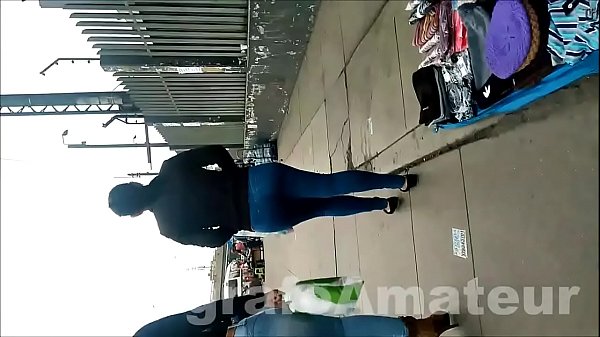 Play MP4 - candid street jeans 4