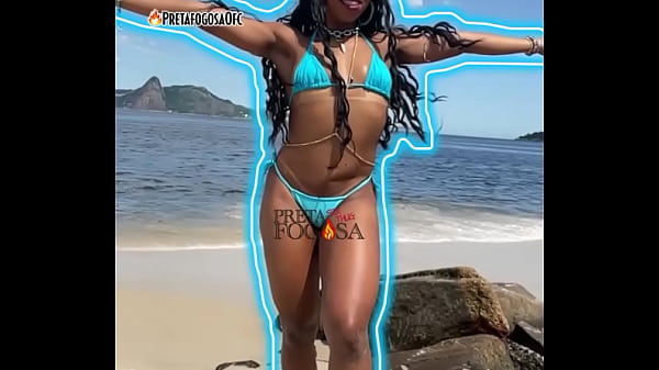 Play MP4 - Brincando na praia a piranha do mar do Rio de Janeiro