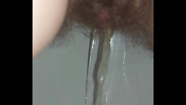 Play MP4 - Your pissing girl