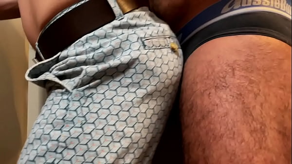 Teaser | Nicholas Bardem baise son petit ami Dmitry Osten dans sa salle de bain 