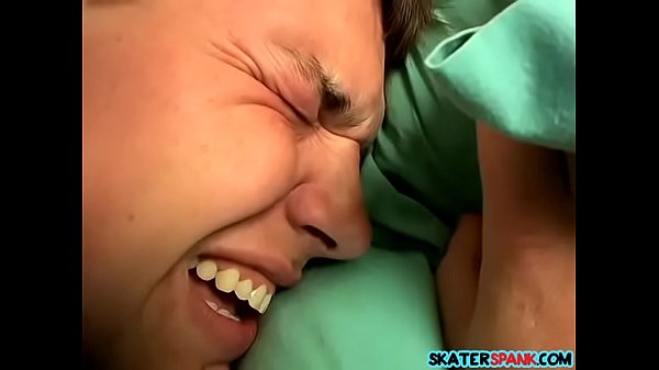 Play MP4 - Dominant skater dude Ian spanking horny Jeremiah Johnson