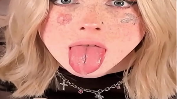 Sweet Eaton Teasing Her Live Audience With Her Small Cock