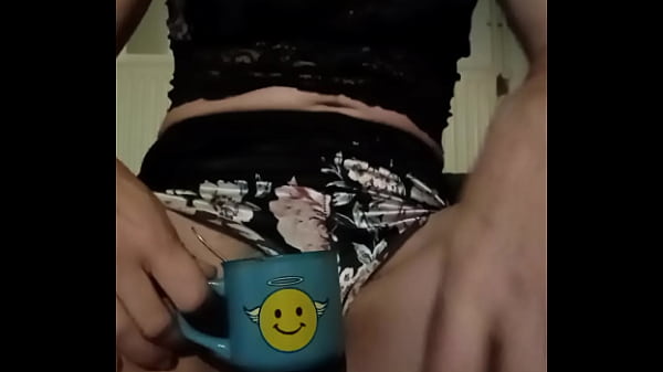 Nonton En Ce Jour Je Vous Offre Avec Un Plaisir Joyeux Ce Caf&eacute; J'esp&egrave;re Avoir La ... thumbnail