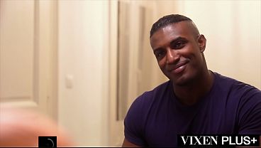 After a bad date sia comes home to complain to her roomie eliz but eliz already has a friend over a friend more than willing to make up for the failings of his fellow man