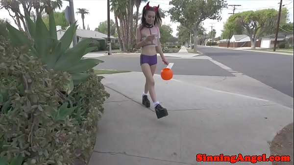 Smalltits teen hardfucked by stranger 