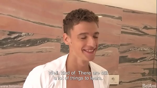 Play MP4 - Horny sportman with sexy butt jerking off