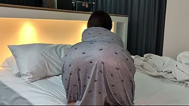 My stepmom'_s huge butt really stands out in those pajamas