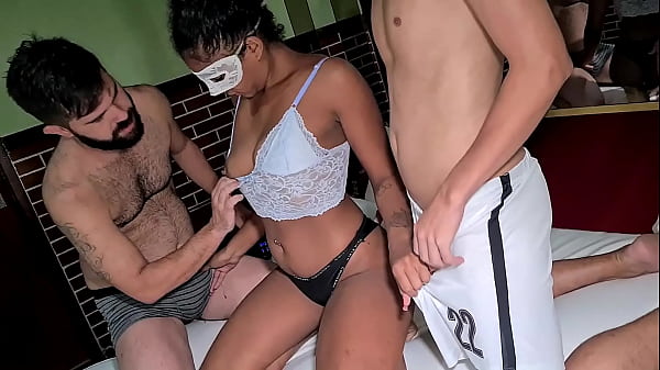 Novinha Safada Aguentou Duas Picas Na Buceta Ao Mesmo Tempo E So Parou De Foder Quando Tomou Leite Dos Dois thumbnail