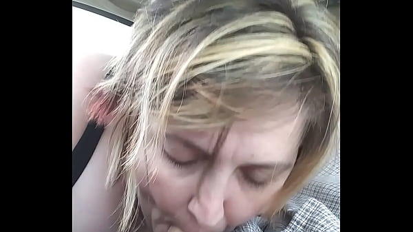 Play MP4 - Bbw wife Liz giving another blow job on the road side&period;