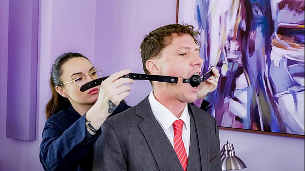 MILF CEO GivesEmployee The MotivationHe Responded ToThatMylf