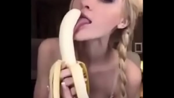 Play MP4 - Teen sucks banana