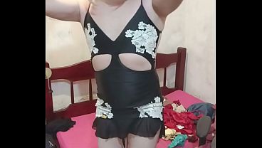 Usando vestido curtinho colado da MG 