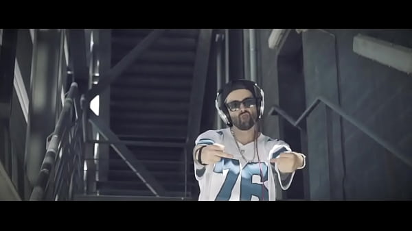 Santaflow le rompe el culo a varios raperos 4 (Trailer) 