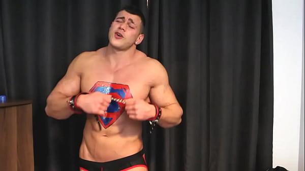 Play MP4 - Sexy Lycra Superman Muscle Hunk Defeated To Cum