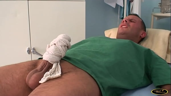 Linfermiera bruna con belle tette naturali scopail paziente dalcazzo grosso