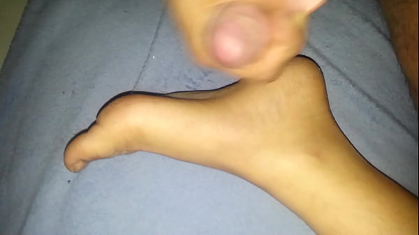 Cummin On Feet thumbnail