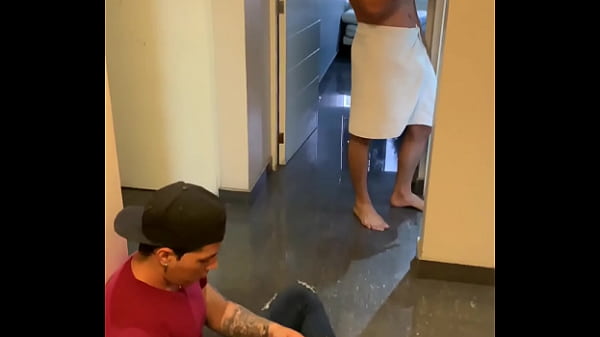 Sexo Anal Con Tecnico De Computadora Duro Camshot Latino thumbnail