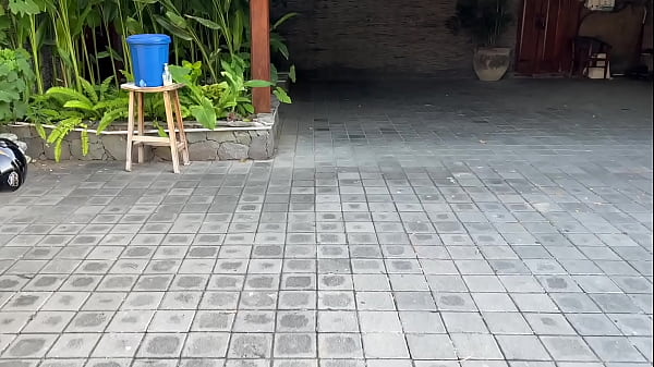 Nonton Blonde Wraps Her Lips Around A Stiffy thumbnail