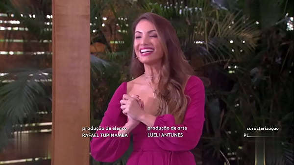 Nonton Patr&iacute;cia Poeta - &eacute; De Casa (22.05.21) - Parte 01 - Patricia Mostra Seus Peitos, S&oacute; Que Precisa Dar Um Levantada Nesse Peitos, Alguem Precisa Chupa-los Lindas Pra Ficar Maduro E Cheios thumbnail