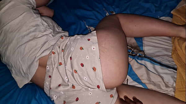 Play MP4 - Latina hermosa tiene sexo apasionado con su hermanastro cuando se quedan a solas