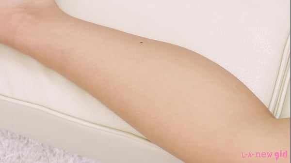 Sweet Teen Shows Her Amazing Body thumbnail