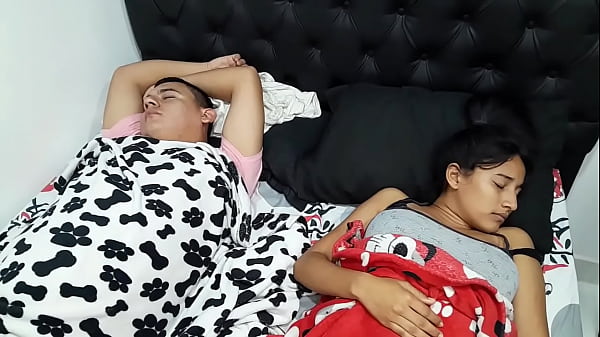 Hermanito Que Estas Haciendo Con Mi Co&ntilde;o Y Tetas thumbnail